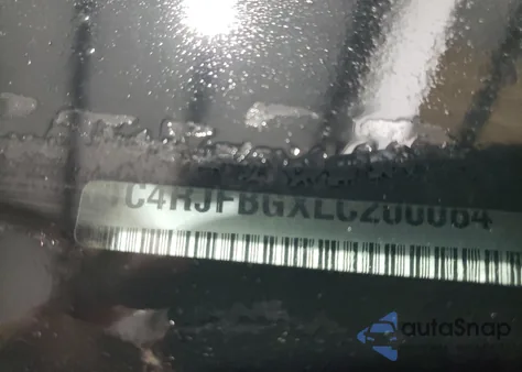 2020 Jeep Grand Cherokee Limited from USA, damaged, VIN 1C4RJFBGXLC200064